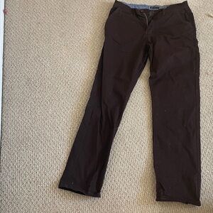 American tall W34 L36 semi-relaxed chino.